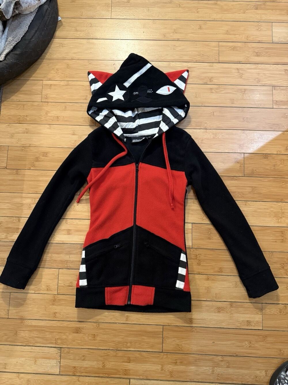 RARE Bye Bye Kitty Sz M Zip-Up Hoodie Black red cat kitty pirate star eye